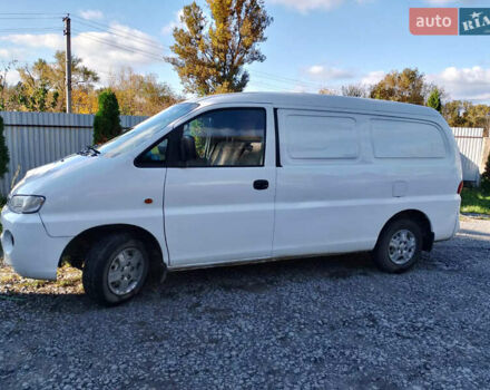 Белый Хендай H-1, объемом двигателя 0 л и пробегом 270 тыс. км за 4500 $, фото 1 на Automoto.ua