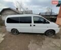 Белый Хендай H-1, объемом двигателя 2.48 л и пробегом 340 тыс. км за 3000 $, фото 1 на Automoto.ua
