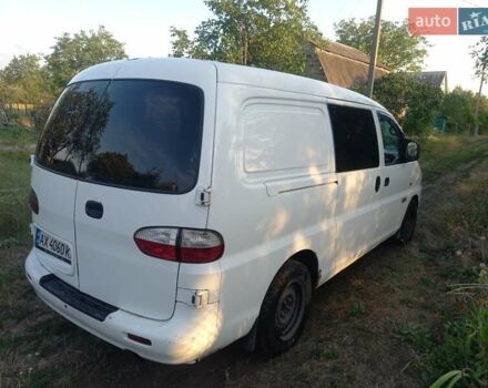 Білий Хендай H-1, об'ємом двигуна 2.5 л та пробігом 310 тис. км за 4800 $, фото 6 на Automoto.ua