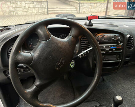 Белый Хендай H-1, объемом двигателя 2.48 л и пробегом 149 тыс. км за 5500 $, фото 9 на Automoto.ua