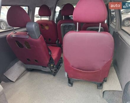 Белый Хендай H-1, объемом двигателя 2.5 л и пробегом 258 тыс. км за 4950 $, фото 14 на Automoto.ua