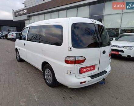 Белый Хендай H-1, объемом двигателя 2.5 л и пробегом 258 тыс. км за 4950 $, фото 4 на Automoto.ua