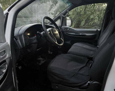 Білий Хендай H-1, об'ємом двигуна 2.5 л та пробігом 300 тис. км за 5200 $, фото 10 на Automoto.ua