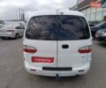 Белый Хендай H-1, объемом двигателя 2.5 л и пробегом 258 тыс. км за 4950 $, фото 5 на Automoto.ua