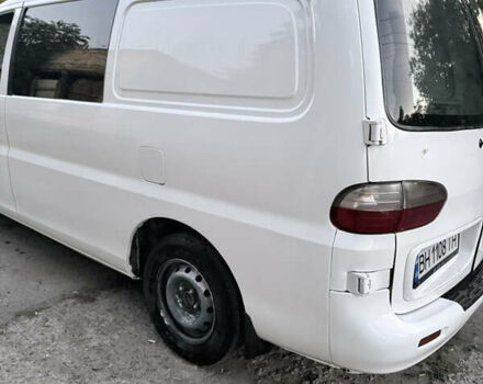 Білий Хендай H-1, об'ємом двигуна 2.5 л та пробігом 300 тис. км за 5200 $, фото 6 на Automoto.ua