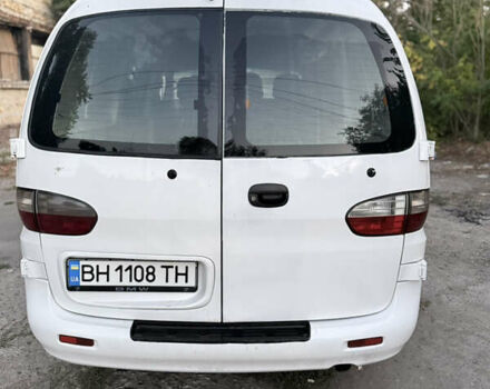 Білий Хендай H-1, об'ємом двигуна 2.5 л та пробігом 300 тис. км за 5200 $, фото 3 на Automoto.ua