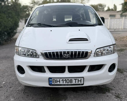 Білий Хендай H-1, об'ємом двигуна 2.5 л та пробігом 300 тис. км за 5200 $, фото 2 на Automoto.ua
