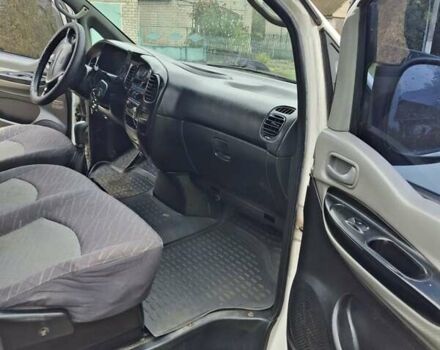 Білий Хендай H-1, об'ємом двигуна 2.5 л та пробігом 348 тис. км за 4900 $, фото 3 на Automoto.ua