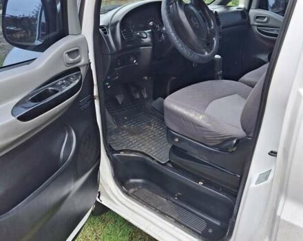 Білий Хендай H-1, об'ємом двигуна 2.5 л та пробігом 348 тис. км за 4900 $, фото 5 на Automoto.ua