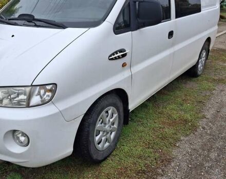 Білий Хендай H-1, об'ємом двигуна 2.5 л та пробігом 348 тис. км за 4900 $, фото 6 на Automoto.ua