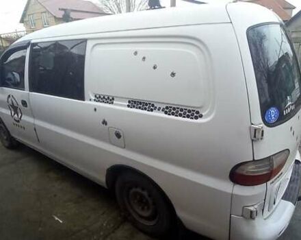 Белый Хендай H-1, объемом двигателя 2.5 л и пробегом 288 тыс. км за 5500 $, фото 3 на Automoto.ua