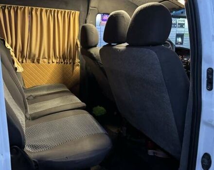 Білий Хендай H-1, об'ємом двигуна 2.5 л та пробігом 315 тис. км за 4700 $, фото 27 на Automoto.ua