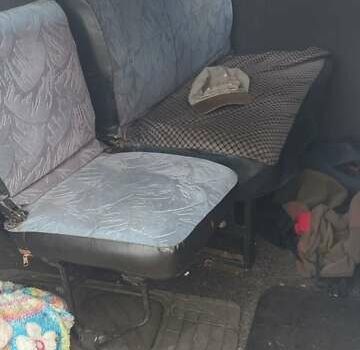 Белый Хендай H-1, объемом двигателя 2.5 л и пробегом 288 тыс. км за 5500 $, фото 5 на Automoto.ua