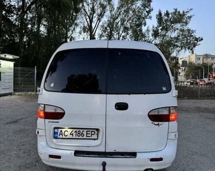 Білий Хендай H-1, об'ємом двигуна 2.5 л та пробігом 315 тис. км за 4700 $, фото 26 на Automoto.ua