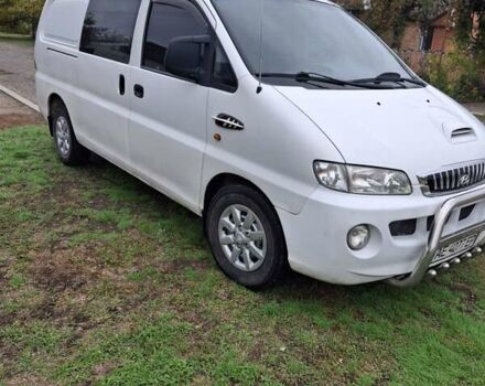 Білий Хендай H-1, об'ємом двигуна 2.5 л та пробігом 348 тис. км за 4900 $, фото 8 на Automoto.ua