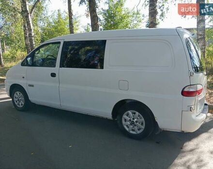 Белый Хендай H-1, объемом двигателя 2.5 л и пробегом 188 тыс. км за 6300 $, фото 18 на Automoto.ua