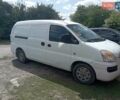 Белый Хендай H-1, объемом двигателя 2.48 л и пробегом 328 тыс. км за 3700 $, фото 2 на Automoto.ua