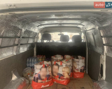 Белый Хендай H-1, объемом двигателя 2.5 л и пробегом 330 тыс. км за 4450 $, фото 5 на Automoto.ua