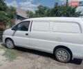 Белый Хендай H-1, объемом двигателя 2.48 л и пробегом 328 тыс. км за 3700 $, фото 1 на Automoto.ua