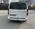 Белый Хендай H-1, объемом двигателя 2.5 л и пробегом 324 тыс. км за 9000 $, фото 4 на Automoto.ua