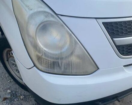 Белый Хендай H-1, объемом двигателя 2.48 л и пробегом 358 тыс. км за 5500 $, фото 4 на Automoto.ua