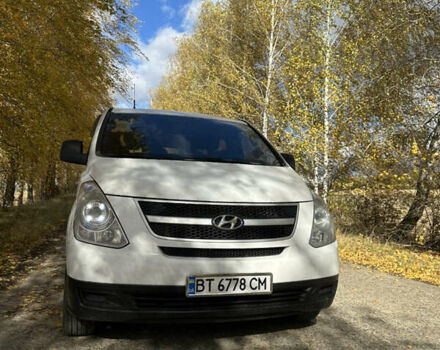 Хендай H-1 2008 у Бару на Automoto.ua Білий Хендай H-1, об'ємом двигуна 2.5 л та пробігом 288 тис. км за 7300 $, фото 2 на Automoto.ua