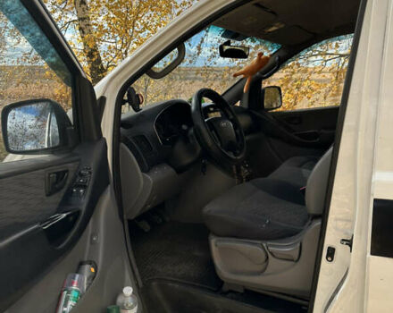 Хендай H-1 2008 у Бару на Automoto.ua Білий Хендай H-1, об'ємом двигуна 2.5 л та пробігом 288 тис. км за 7300 $, фото 18 на Automoto.ua