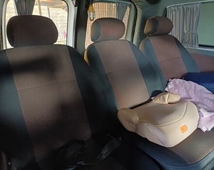 Білий Хендай H-1, об'ємом двигуна 2.5 л та пробігом 370 тис. км за 7600 $, фото 5 на Automoto.ua