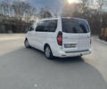 Белый Хендай H-1, объемом двигателя 2.5 л и пробегом 324 тыс. км за 9000 $, фото 3 на Automoto.ua