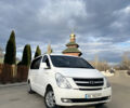 Белый Хендай H-1, объемом двигателя 2.5 л и пробегом 324 тыс. км за 9000 $, фото 1 на Automoto.ua