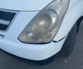 Белый Хендай H-1, объемом двигателя 2.48 л и пробегом 358 тыс. км за 5500 $, фото 3 на Automoto.ua
