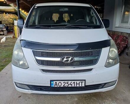 Білий Хендай H-1, об'ємом двигуна 2.5 л та пробігом 370 тис. км за 7600 $, фото 5 на Automoto.ua