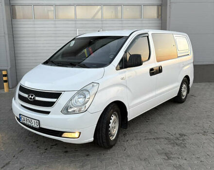 Белый Хендай H-1, объемом двигателя 2.5 л и пробегом 282 тыс. км за 8200 $, фото 4 на Automoto.ua