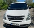 Белый Хендай H-1, объемом двигателя 2.35 л и пробегом 180 тыс. км за 8200 $, фото 1 на Automoto.ua