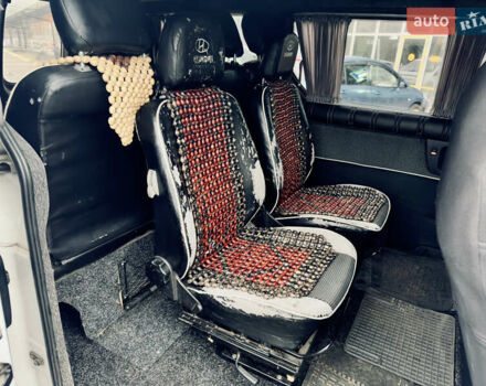 Белый Хендай H-1, объемом двигателя 2.5 л и пробегом 339 тыс. км за 8000 $, фото 24 на Automoto.ua