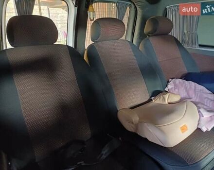 Білий Хендай H-1, об'ємом двигуна 2.5 л та пробігом 370 тис. км за 7600 $, фото 3 на Automoto.ua