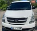 Белый Хендай H-1, объемом двигателя 2.35 л и пробегом 180 тыс. км за 9000 $, фото 1 на Automoto.ua