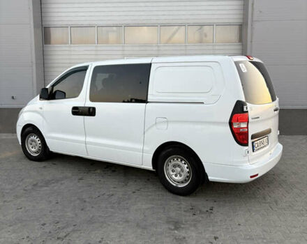 Белый Хендай H-1, объемом двигателя 2.5 л и пробегом 282 тыс. км за 8200 $, фото 12 на Automoto.ua