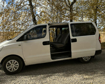 Хендай H-1 2008 у Бару на Automoto.ua Білий Хендай H-1, об'ємом двигуна 2.5 л та пробігом 288 тис. км за 7300 $, фото 15 на Automoto.ua