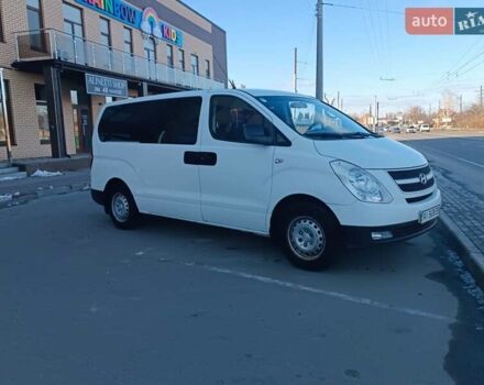 Белый Хендай H-1, объемом двигателя 2.5 л и пробегом 190 тыс. км за 9100 $, фото 8 на Automoto.ua