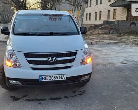 Білий Хендай H-1, об'ємом двигуна 2.5 л та пробігом 202 тис. км за 12000 $, фото 5 на Automoto.ua