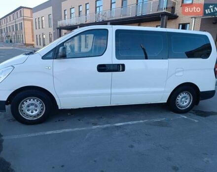 Белый Хендай H-1, объемом двигателя 2.5 л и пробегом 190 тыс. км за 9100 $, фото 11 на Automoto.ua