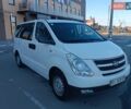 Белый Хендай H-1, объемом двигателя 2.5 л и пробегом 190 тыс. км за 9100 $, фото 1 на Automoto.ua