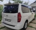 Белый Хендай H-1, объемом двигателя 2.5 л и пробегом 235 тыс. км за 12000 $, фото 7 на Automoto.ua