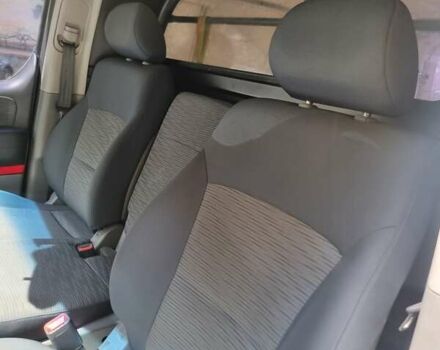 Белый Хендай H-1, объемом двигателя 2.5 л и пробегом 182 тыс. км за 9800 $, фото 6 на Automoto.ua