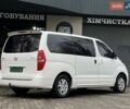Белый Хендай H-1, объемом двигателя 2.5 л и пробегом 235 тыс. км за 10900 $, фото 9 на Automoto.ua