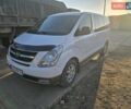 Білий Хендай H-1, об'ємом двигуна 2.48 л та пробігом 220 тис. км за 14000 $, фото 1 на Automoto.ua