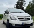 Белый Хендай H-1, объемом двигателя 2.5 л и пробегом 229 тыс. км за 13250 $, фото 1 на Automoto.ua