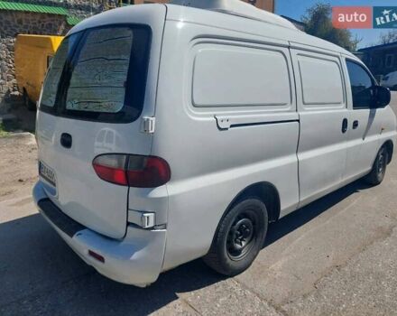 Білий Хендай H-1, об'ємом двигуна 2.48 л та пробігом 326 тис. км за 4500 $, фото 4 на Automoto.ua