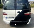 Белый Хендай H-1, объемом двигателя 2.5 л и пробегом 350 тыс. км за 3800 $, фото 3 на Automoto.ua